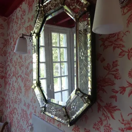 Les De La Tour Guest house